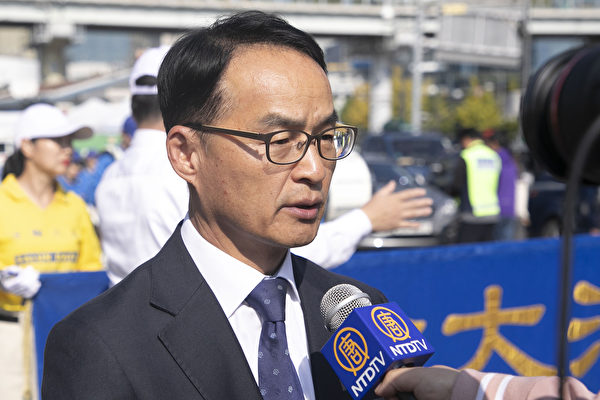 韩国大游行 声援3亿4千万中国人退出中共(图文) 1 4 9 600x400 1